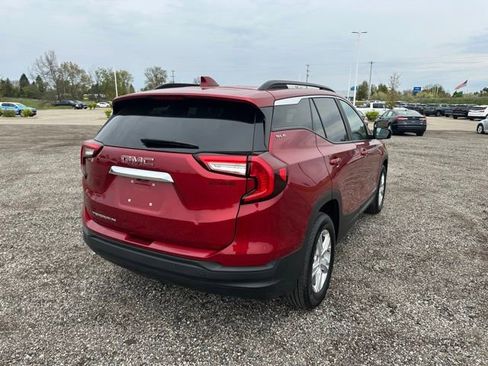 Used 2023 GMC Terrain SLE w/ Driver Convenience Package FWD image 5