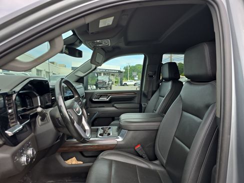 Used 2024 GMC Sierra 3500 SLT w/ SLT Premium Package AWD/4WD image 18
