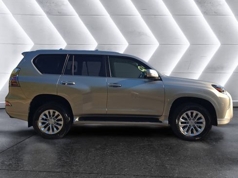 Used 2022 Lexus GX 460 Premium w/ Premium Package image 6