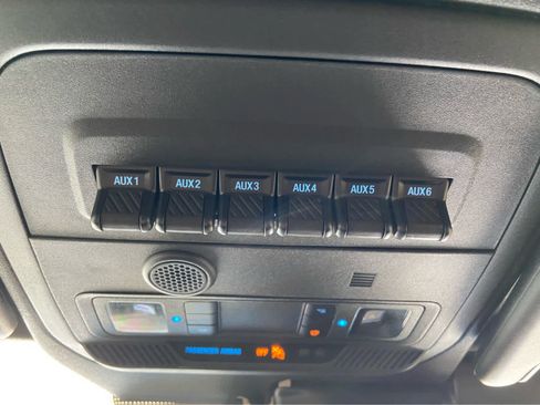 Used 2025 Ford Bronco Badlands AWD/4WD image 41