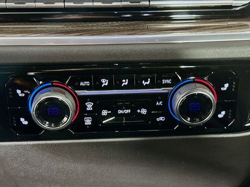 Used 2022 Chevrolet Silverado 1500 LT image 23