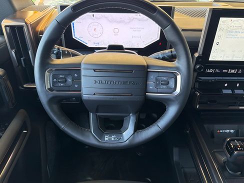 Used 2025 GMC Hummer EV 2X AWD/4WD image 17