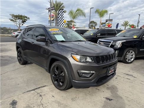 Used 2019 Jeep Compass Latitude FWD image 8
