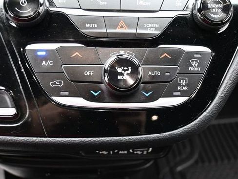 Used 2021 Chrysler Pacifica Touring w/ S Appearance Package FWD image 21