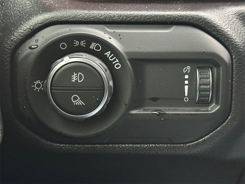 Used 2023 Jeep Gladiator Rubicon w/ Cold Weather Group image 32