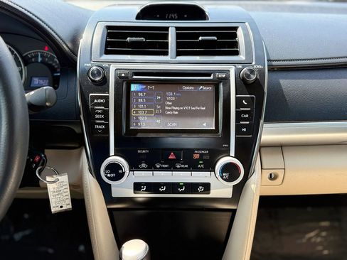 Used 2012 Toyota Camry LE image 22