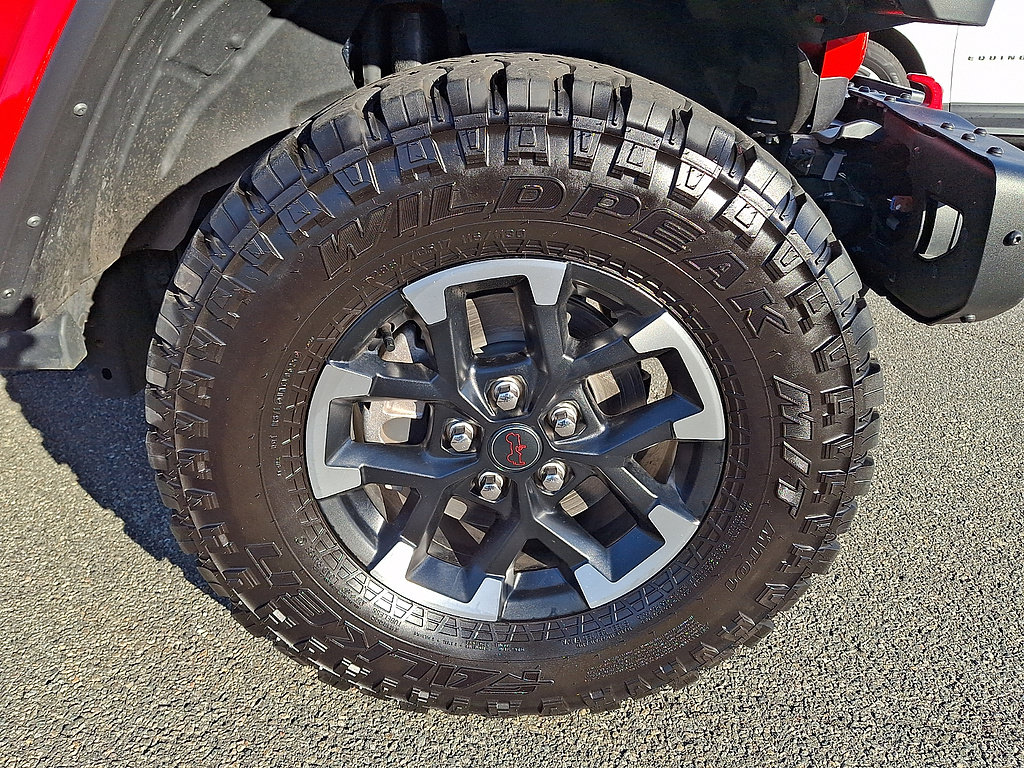 Used 2025 Jeep Gladiator Rubicon AWD/4WD image 9