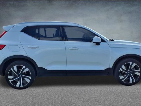 Used 2023 Volvo XC40 B5 Ultimate w/ Protection Package Premier AWD/4WD image 11
