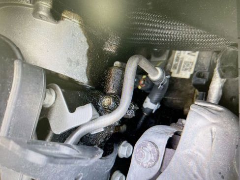 Used 2017 Chevrolet Malibu LT FWD image 34