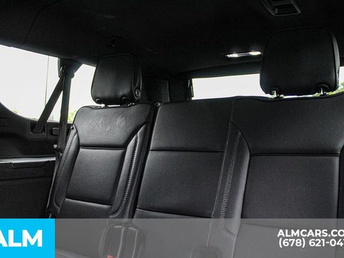 Used 2025 GMC Yukon XL Denali AWD/4WD image 19