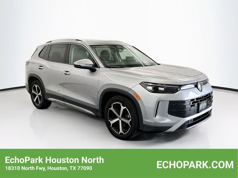Used 2026 Volkswagen Tiguan SE FWD image 1