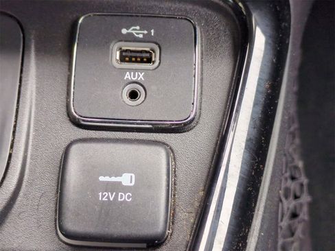 Used 2020 Jeep Compass Limited image 28