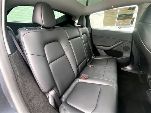 Used 2024 Tesla Model Y Long Range image 20