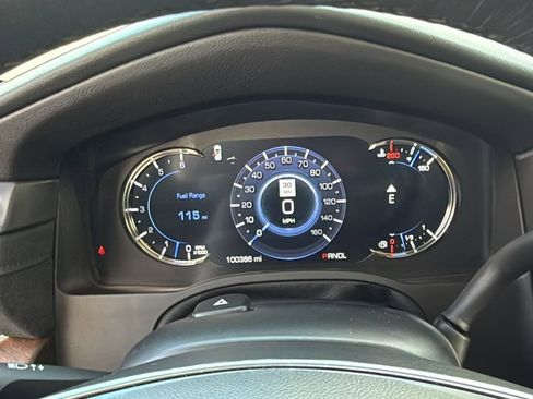 Used 2018 Cadillac Escalade Premium Luxury image 29