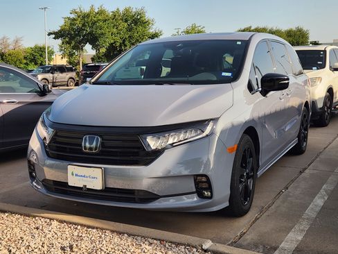Certified 2024 Honda Odyssey Sport image 1