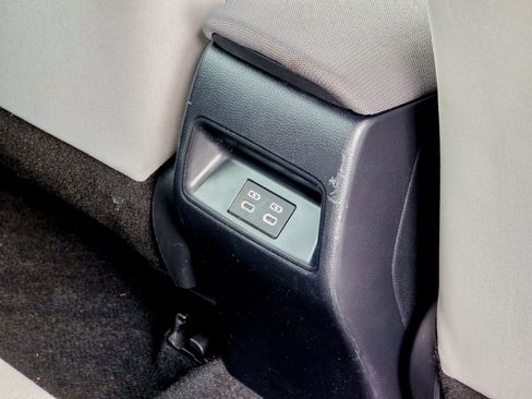 Used 2023 Toyota Corolla LE image 13