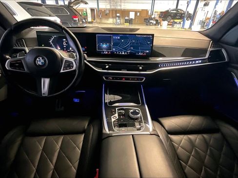 Used 2024 BMW X7 xDrive40i w/ M Sport Package image 13