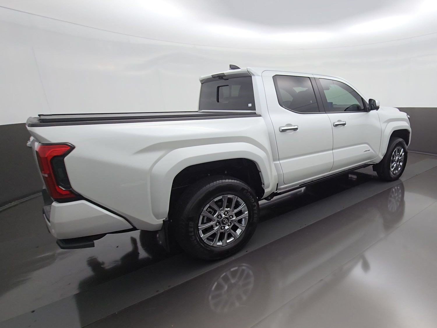 Certified 2026 Toyota Tacoma Limited AWD/4WD image 10