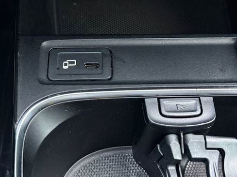 Used 2021 Mercedes-Benz GLA 250 image 6