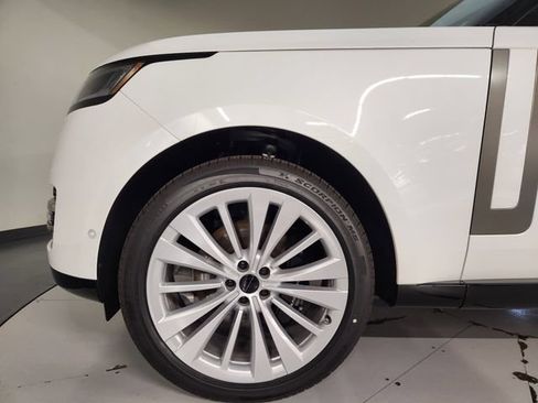 New 2026 Land Rover Range Rover Long Wheelbase SE AWD/4WD image 11
