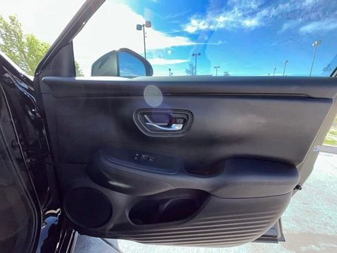 Used 2023 Honda HR-V LX image 33