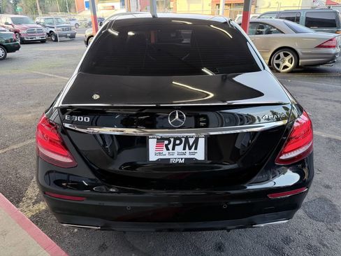 Used 2019 Mercedes-Benz E 300 4MATIC w/ Driver Assistance Package image 6