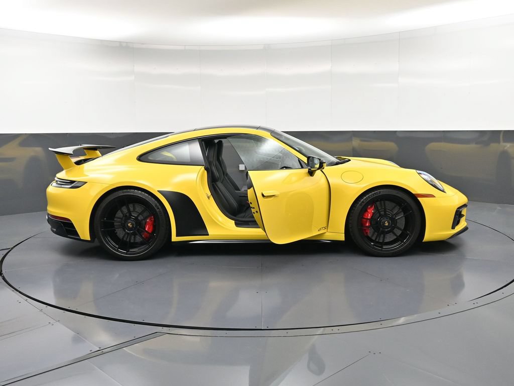 Certified 2023 Porsche 911 Carrera GTS RWD image 32