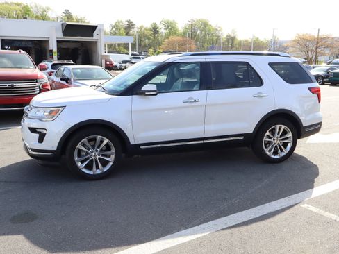 Used 2018 Ford Explorer Limited w/ Equipment Group 301A image 7