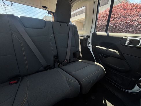 Used 2025 Jeep Wrangler Unlimited Sahara AWD/4WD image 37