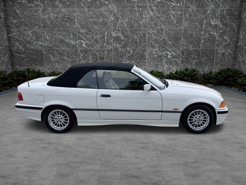 Used 1999 BMW 323i Convertible RWD image 3