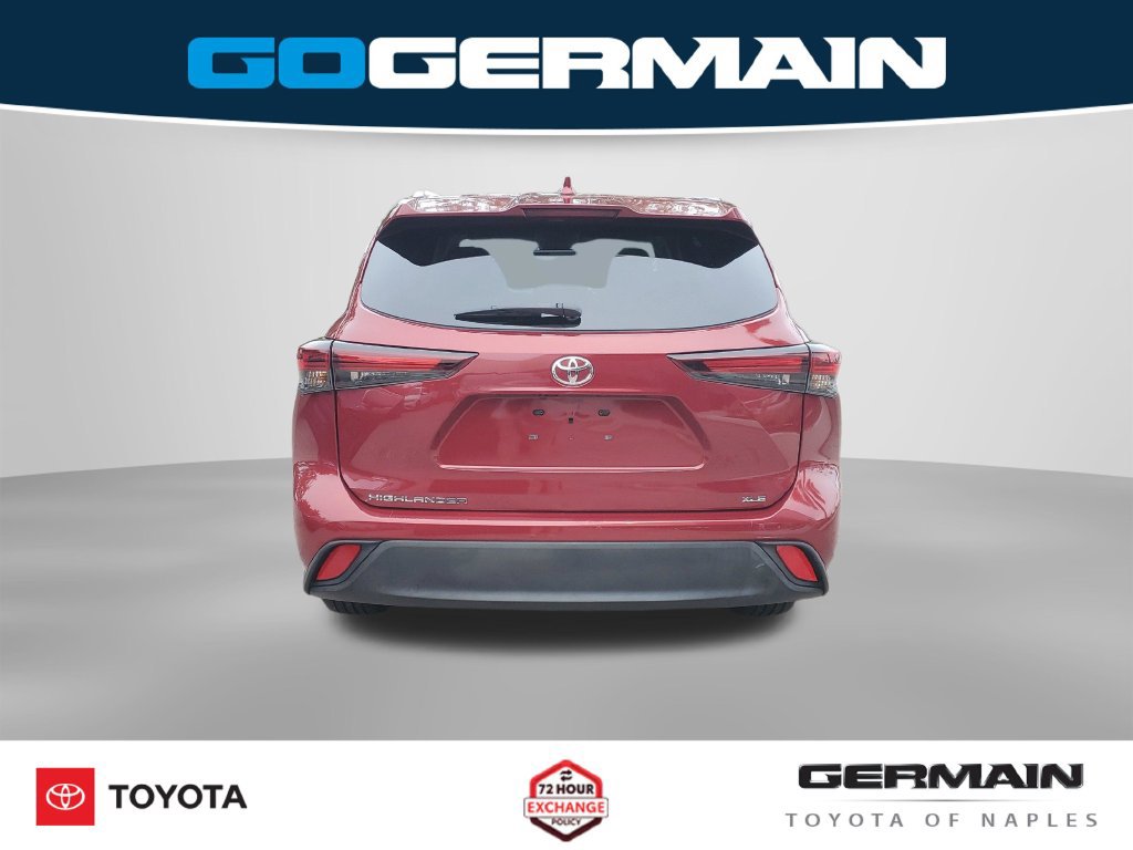 Used 2024 Toyota Highlander XLE FWD image 10