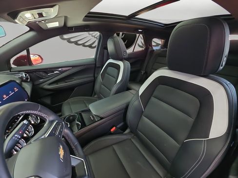 Used 2025 Chevrolet Blazer EV LT image 10