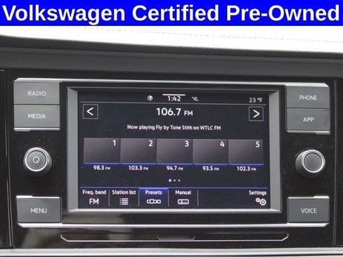 Used 2023 Volkswagen Jetta Sport image 30