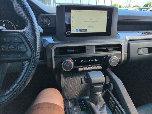 Used 2026 Toyota Tacoma SR5 AWD/4WD image 17