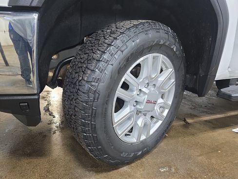 Used 2022 GMC Sierra 2500 SLE w/ SLE Convenience Package image 30