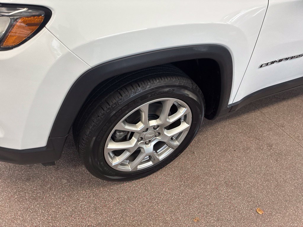 Certified 2023 Jeep Compass Latitude AWD/4WD image 4