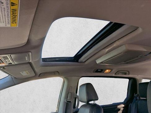 Used 2023 Honda Odyssey Touring image 17