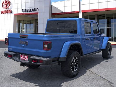 Used 2025 Jeep Gladiator Rubicon AWD/4WD image 7