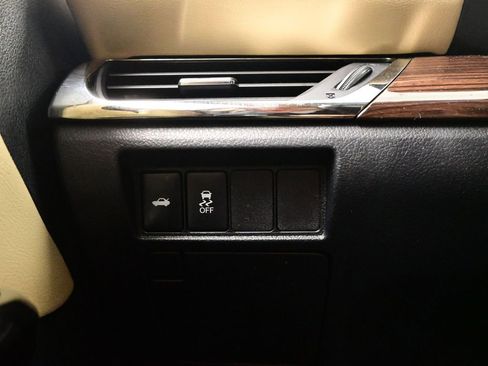 Used 2013 Toyota Avalon XLE Premium image 18