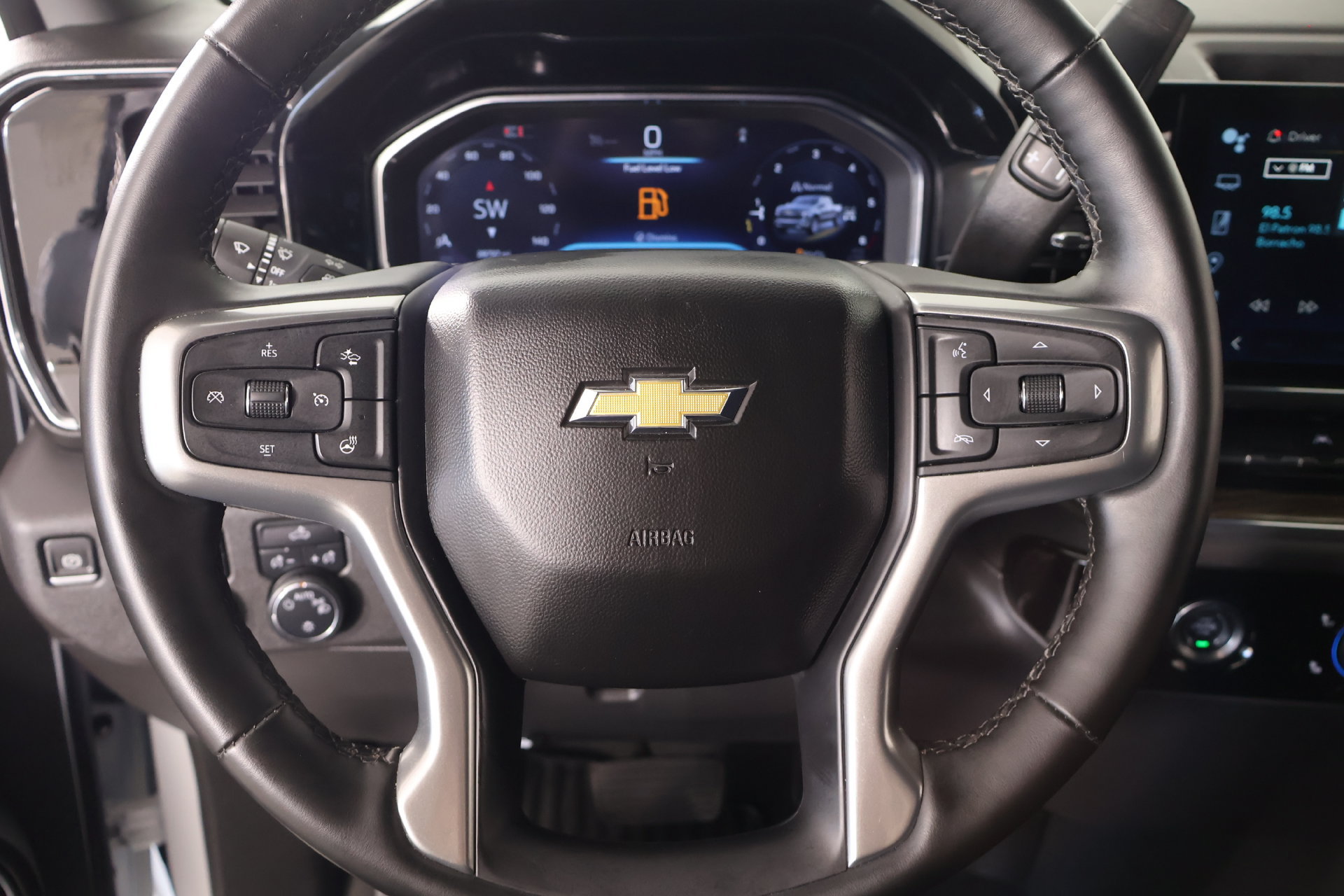 Used 2024 Chevrolet Silverado 1500 LT AWD/4WD image 3