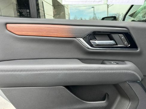 Certified 2025 GMC Yukon Denali AWD/4WD image 43
