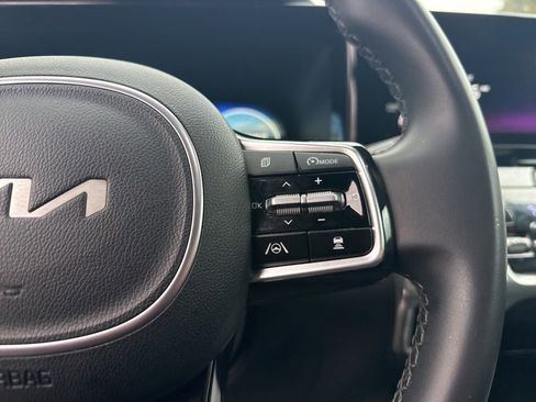 Used 2023 Kia Sorento SX image 8