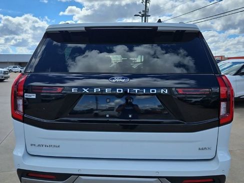 Used 2025 Ford Expedition Max Platinum AWD/4WD image 5