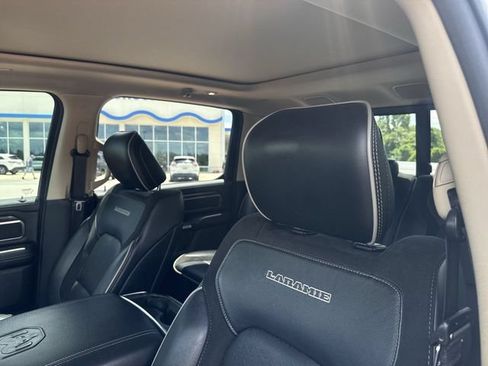 Used 2019 RAM 1500 Laramie AWD/4WD image 11