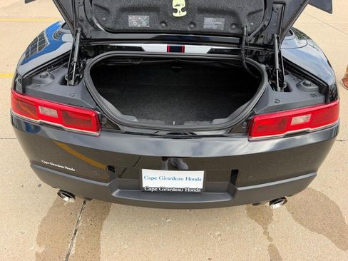 Used 2015 Chevrolet Camaro LT RWD image 4