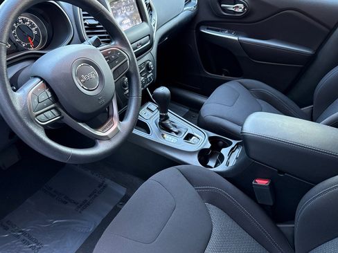 Used 2020 Jeep Cherokee Latitude image 11