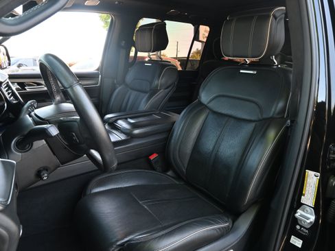 Used 2022 Jeep Grand Wagoneer Series II AWD/4WD image 15
