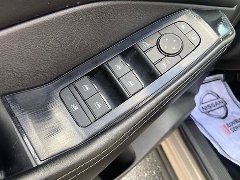 Certified 2025 Nissan Rogue SV AWD/4WD image 11