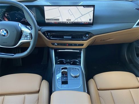 Used 2025 BMW 330i xDrive Sedan w/ M Sport Package image 18
