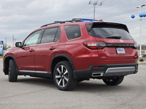 New 2025 Honda Pilot Touring image 22